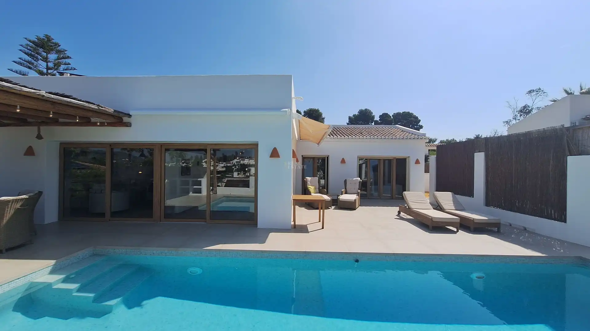 Swimming pool of Houses for sale in Jávea / Xàbia  with Air Conditioner, Terrace and Storage room