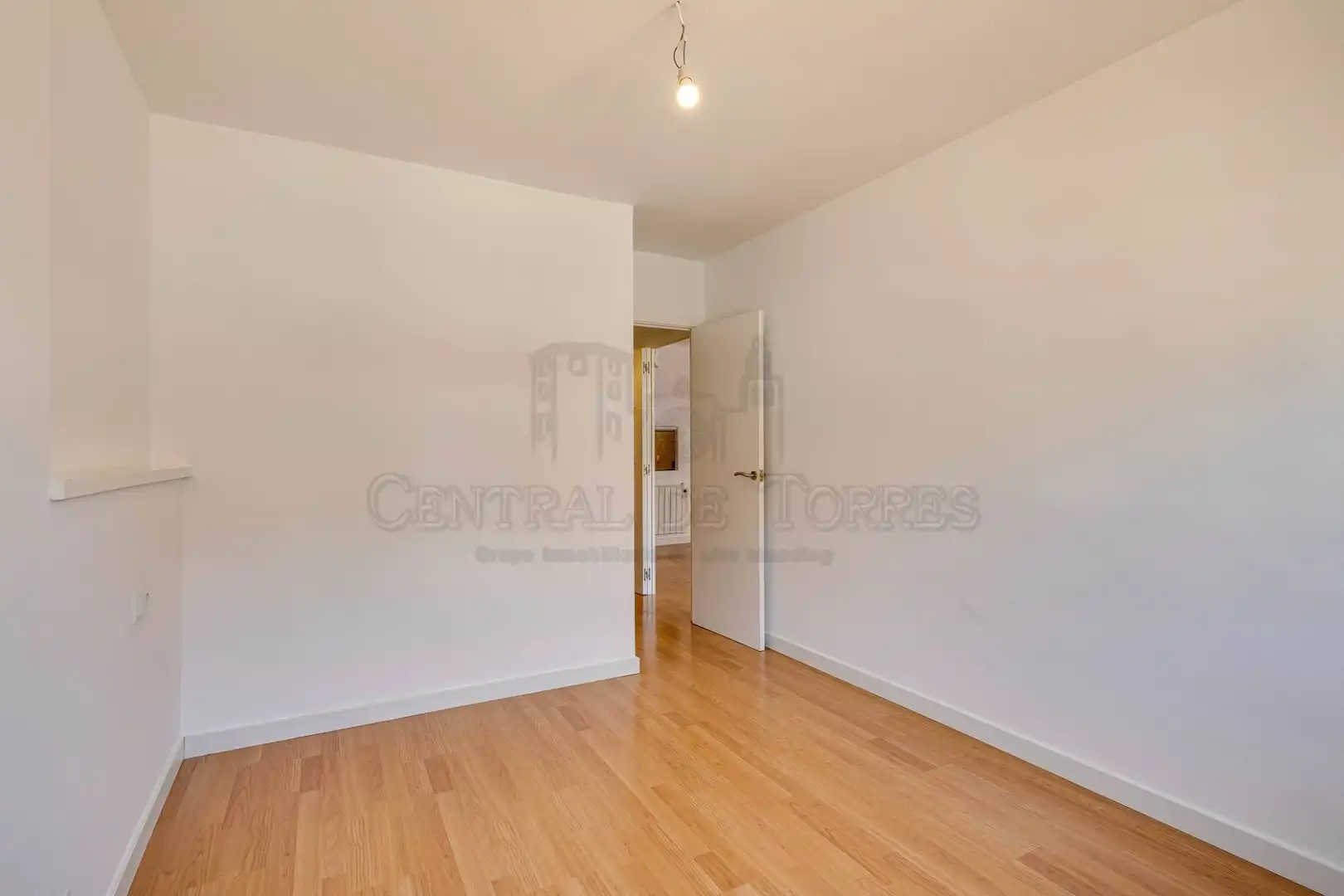 Bedroom of Flat for sale in Sant Cugat del Vallès  with Heating, Parquet flooring and Terrace