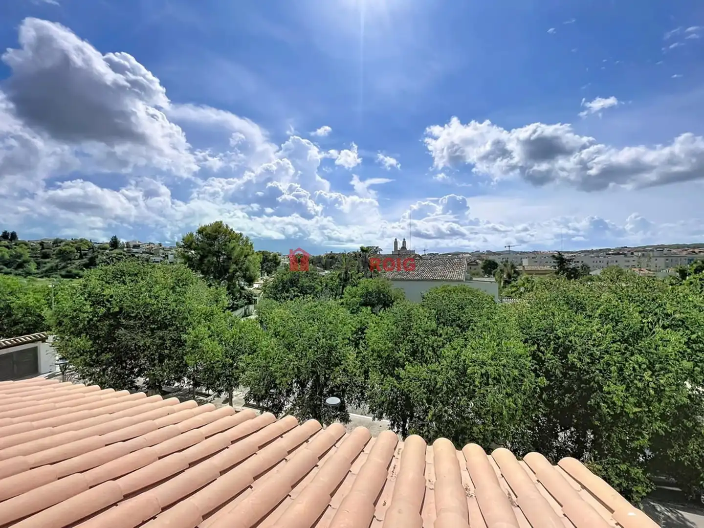 Vista exterior de Casa adosada en venda en Sant Pere de Ribes amb Calefacció, Jardí privat i Terrassa