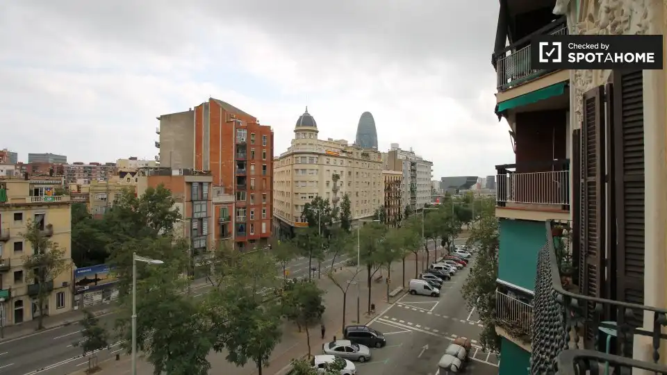 Exterior view of Flat for share in Barcelona  with Air Conditioner and Terrace