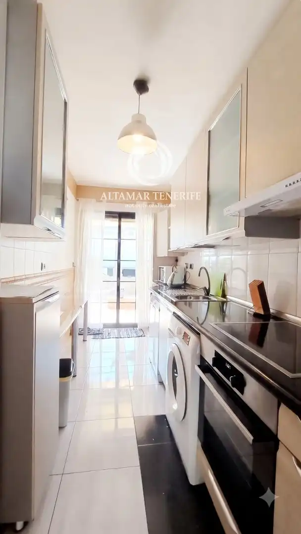 Cuina de Apartament en venda en Adeje amb Terrassa, Traster i Piscina