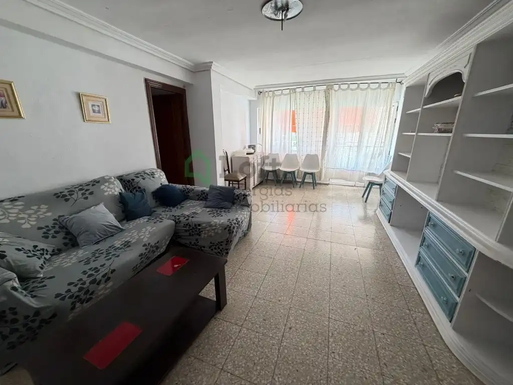 Sala de estar de Piso en venta en Badajoz con Calefacción, Amueblado y Horno