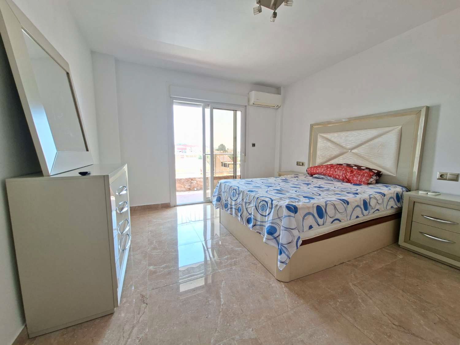 Bedroom of Apartment for sale in Vélez-Málaga  with Air Conditioner, Terrace and Furnished
