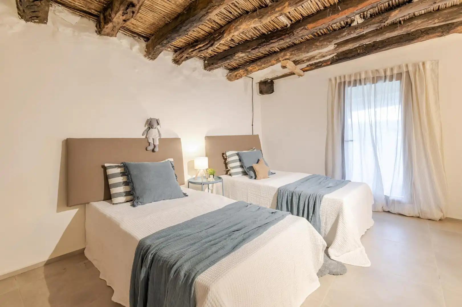 Habitación de Finca rústica en venta en Venta del Moro con Jardín privado, Terraza y Amueblado