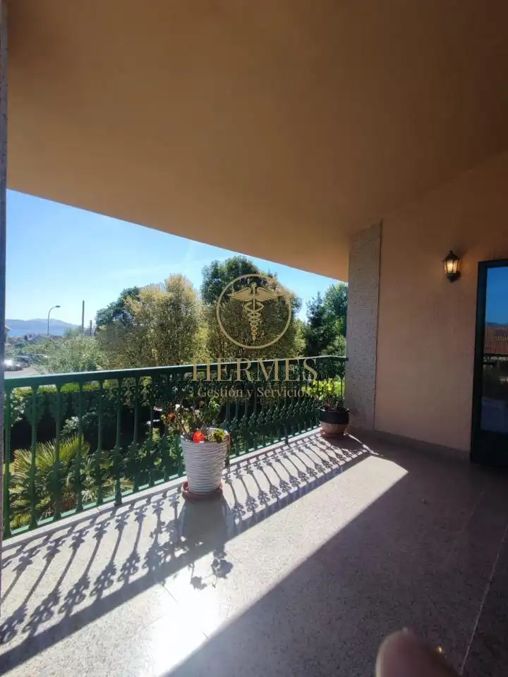 Terrassa de Casa o xalet en venda en Nigrán amb Calefacció, Jardí privat i Terrassa