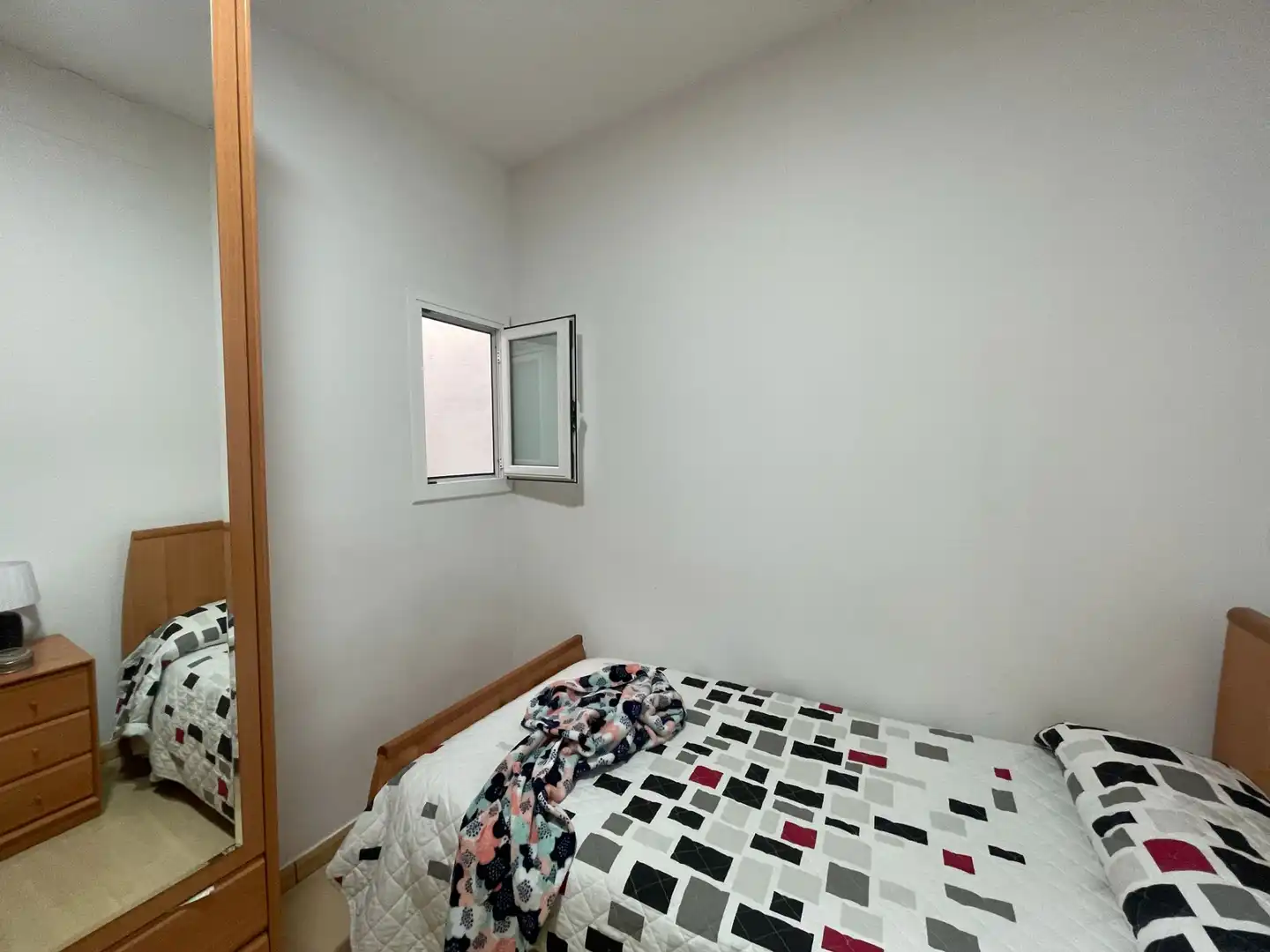 Dormitori de Casa adosada en venda en La Llagosta