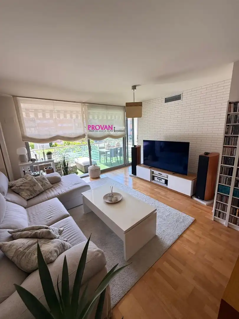 Piso en venta en Parla Este