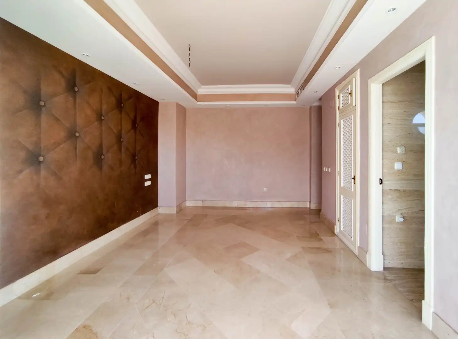 Attic for sale in Marbella  with Air Conditioner, Terrace and Swimming Pool