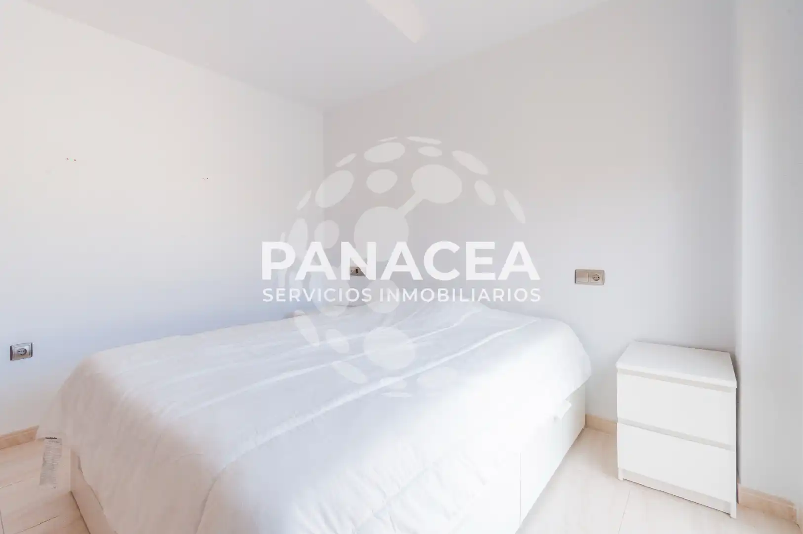 Habitación de Piso en venta en Roquetas de Mar con Amueblado, Horno y Lavadora