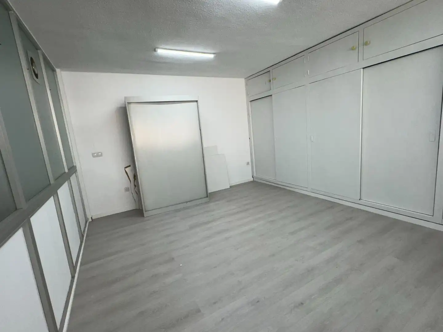 Bureau avec ascenseur à vendre à trinidad grund, imagen 24