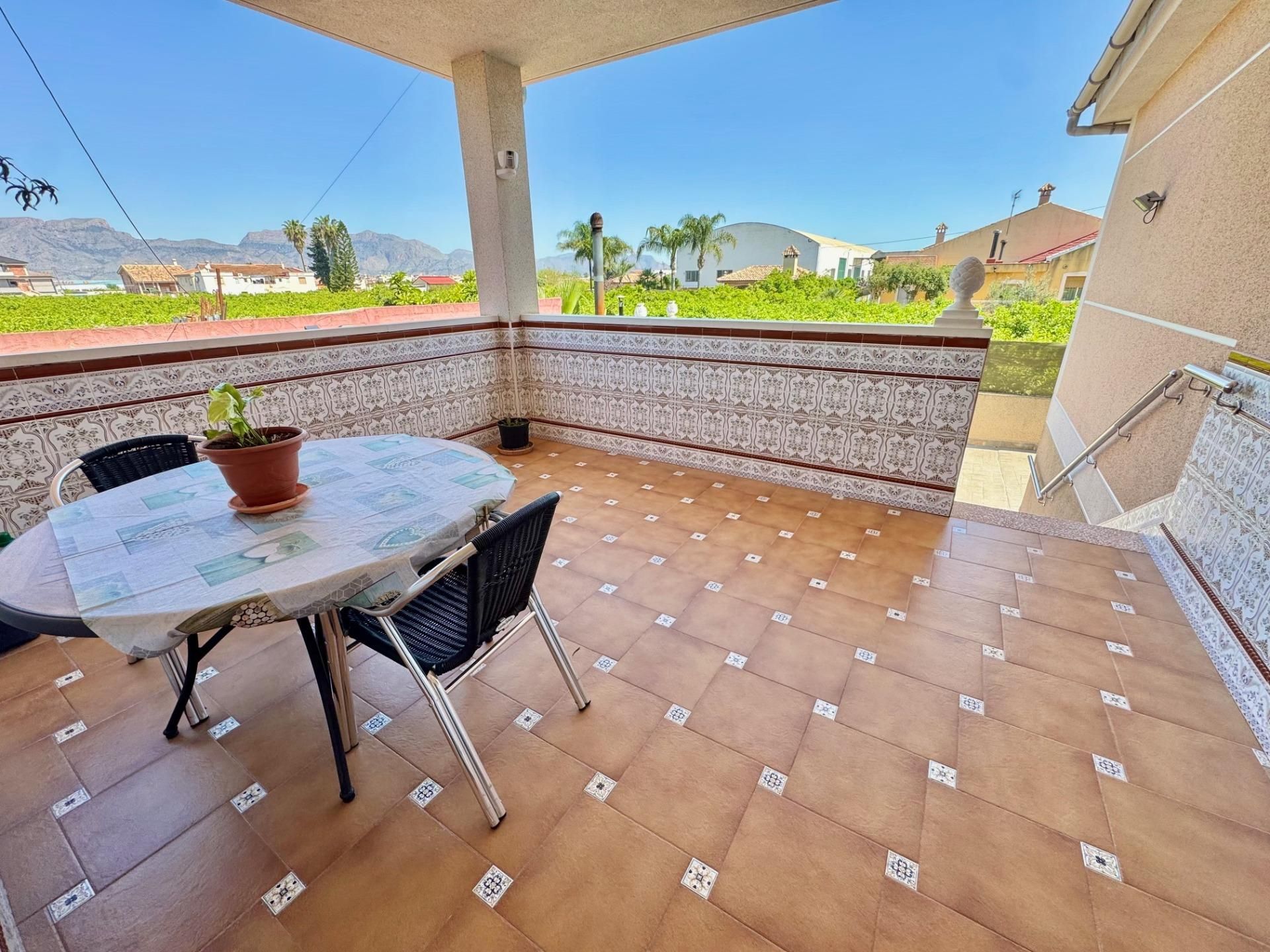 Terrassa de Casa o xalet en venda en Orihuela amb Aire condicionat, Calefacció i Jardí privat