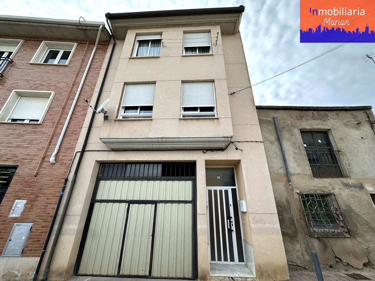 Vista exterior de Casa o xalet en venda en Aranda de Duero
