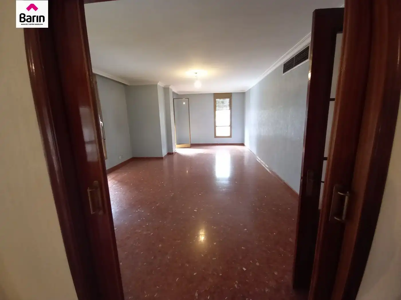 Wohnung zum Verkauf in Córdoba mit Klimaanlage, Terrasse und Abstellraum