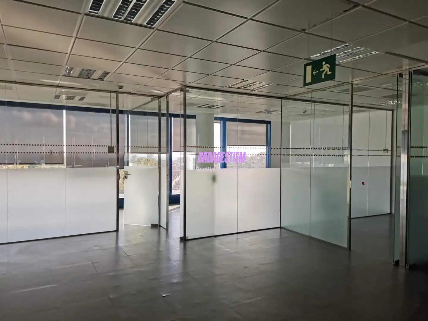 Oficina de alquiler en Badalona
