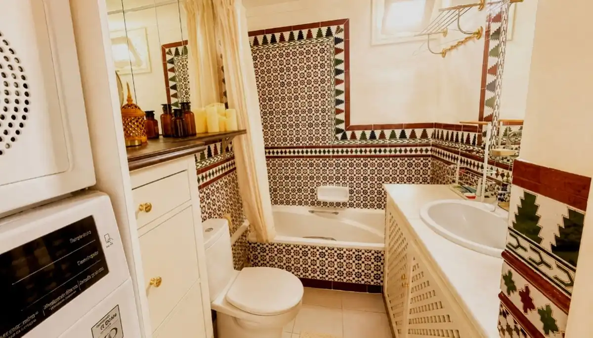 Bathroom of Houses for sale in Mijas  with Terrace and Community pool