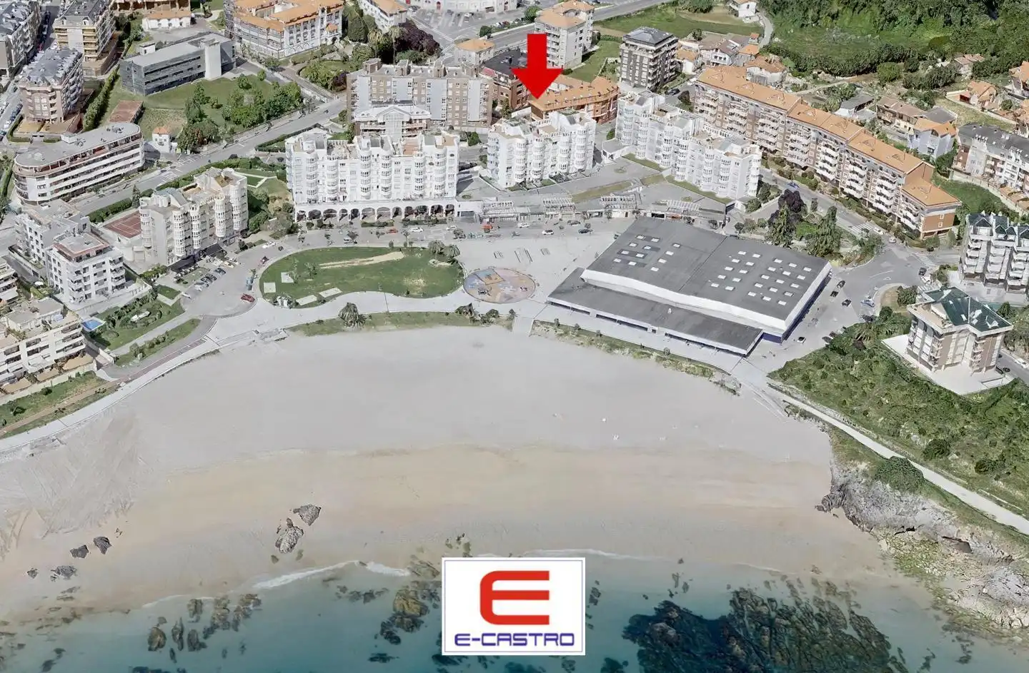 Parking de Piso en venta en Castro-Urdiales con Calefacción, Parquet y Piscina comunitaria