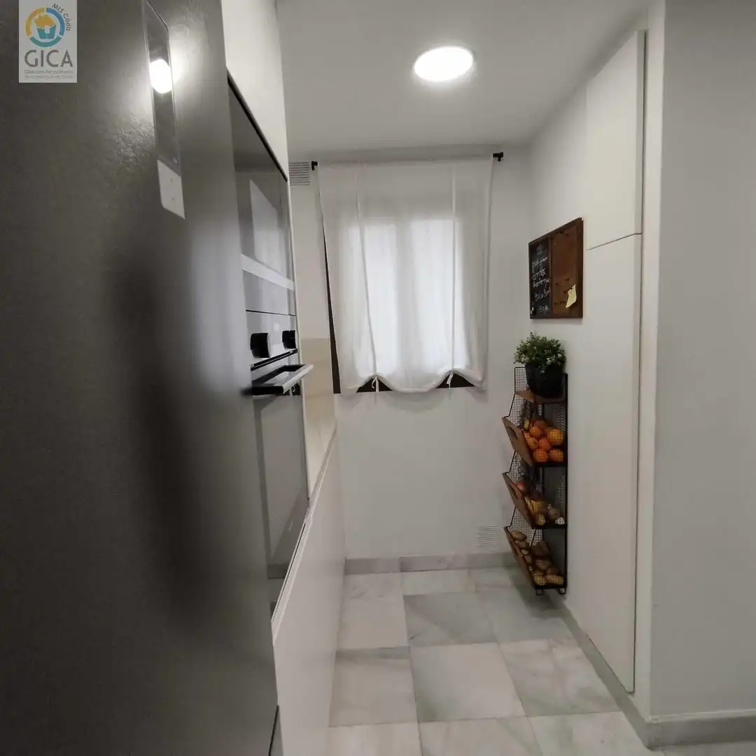 Kitchen of Flat for sale in Algeciras  with Storage room