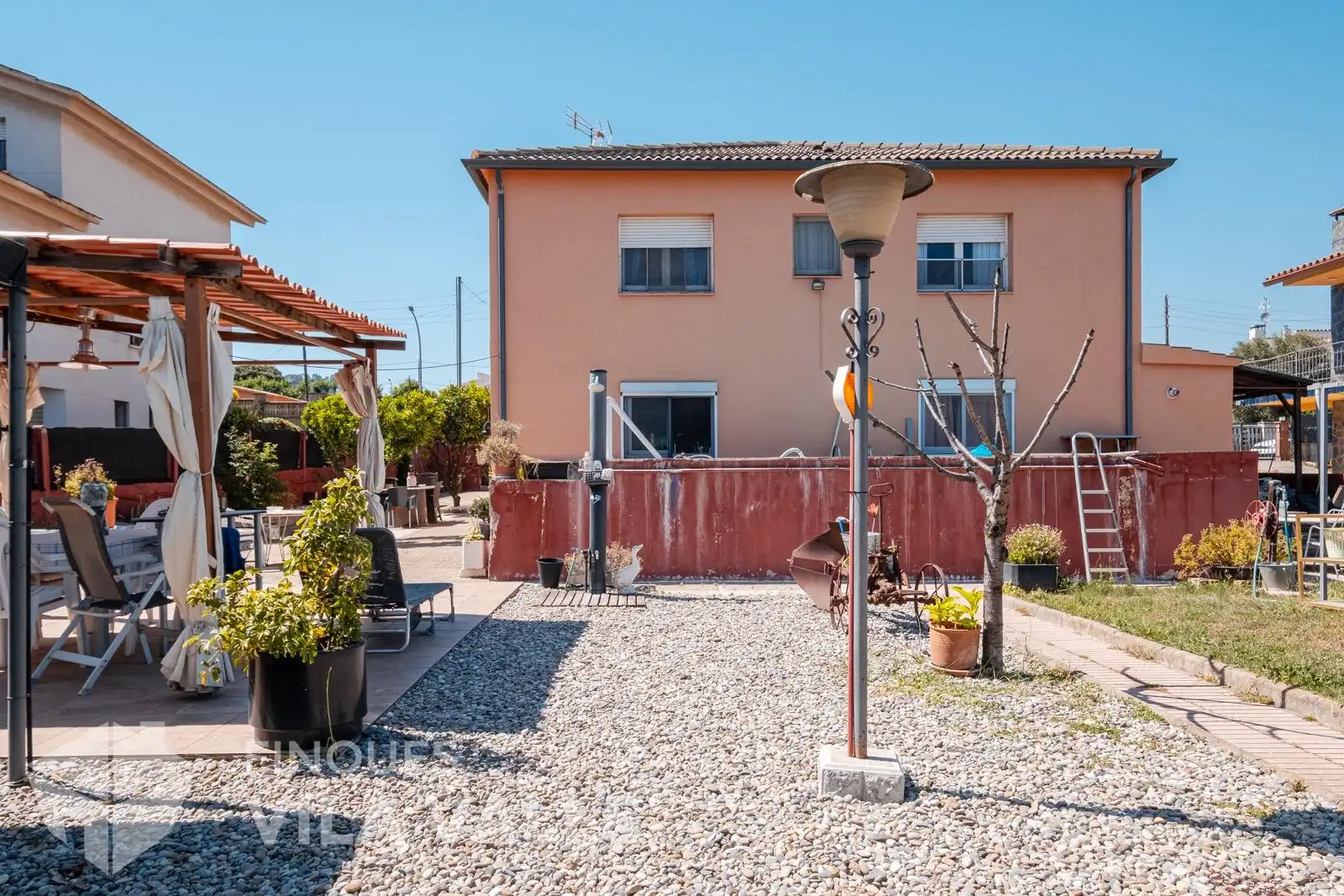 Vista exterior de Casa o xalet en venda en Caldes de Montbui amb Piscina comunitària