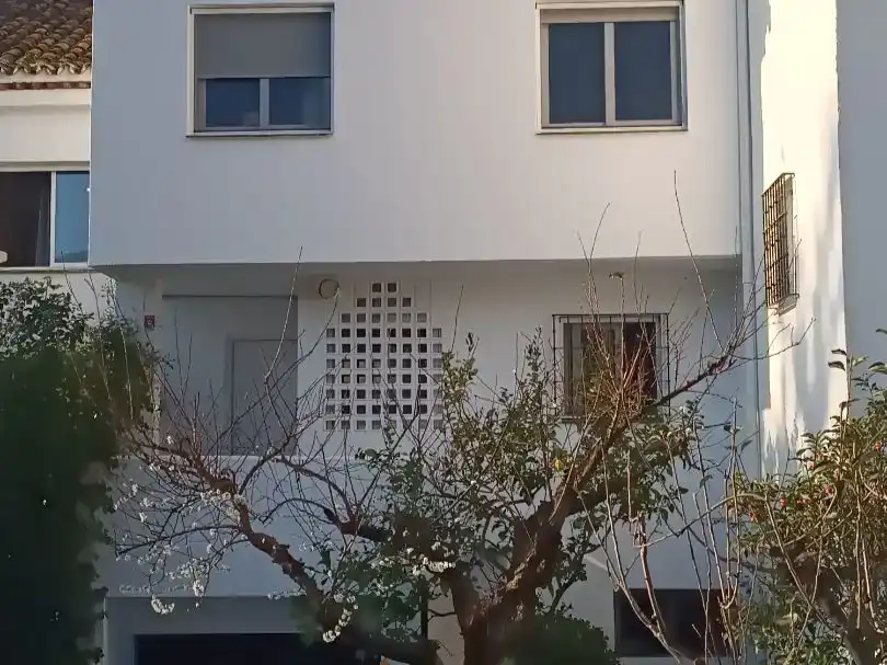 Vista exterior de Casa o chalet en venta en Marbella con Piscina