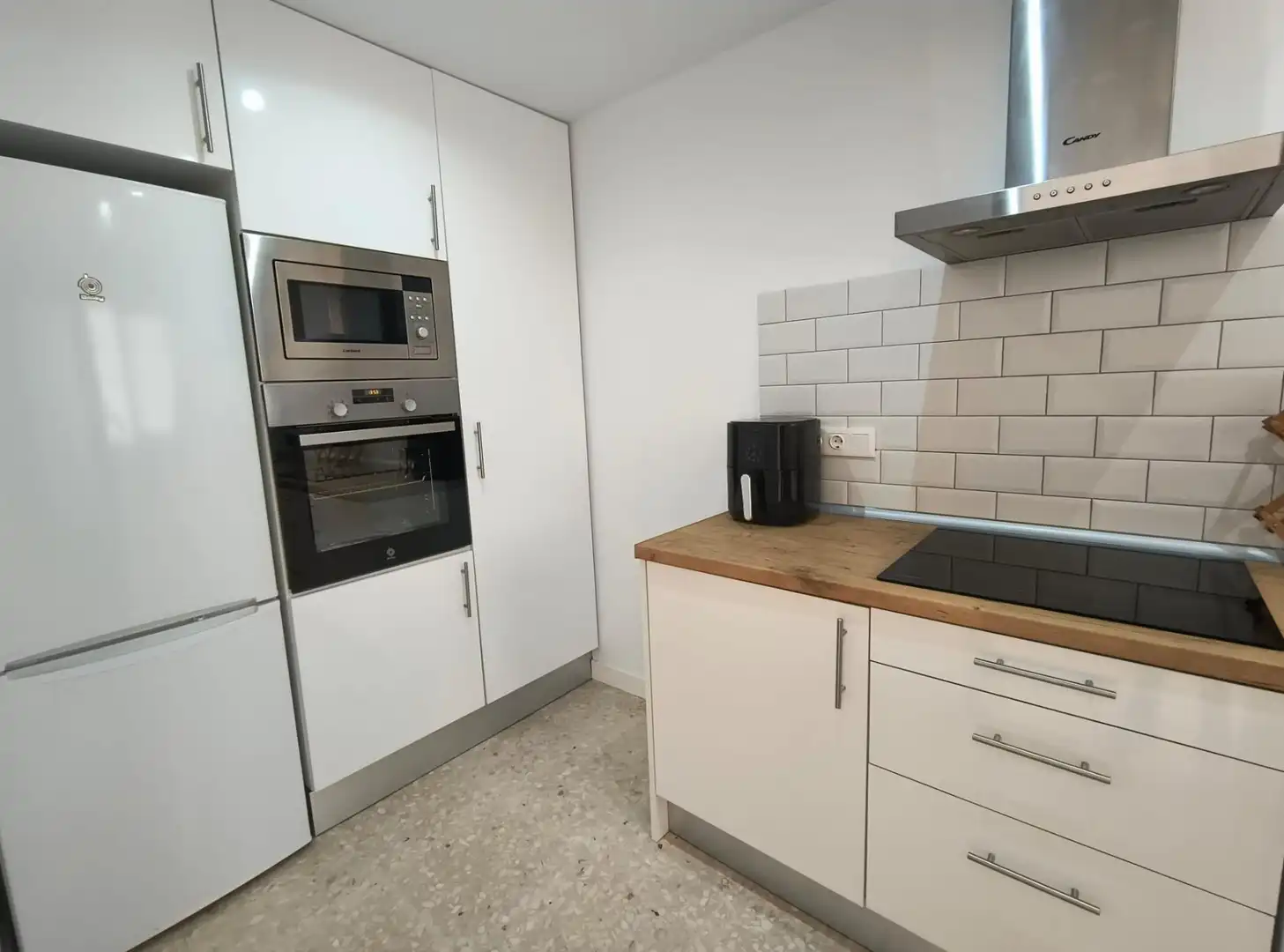 Cocina de Apartamento en venta en Elche / Elx con Aire acondicionado, Jardín privado y Terraza