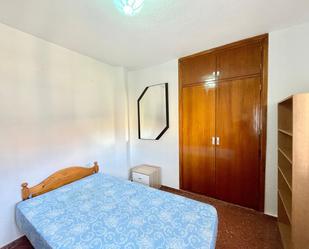 Bedroom of Flat to share in  Granada Capital  with Terrace