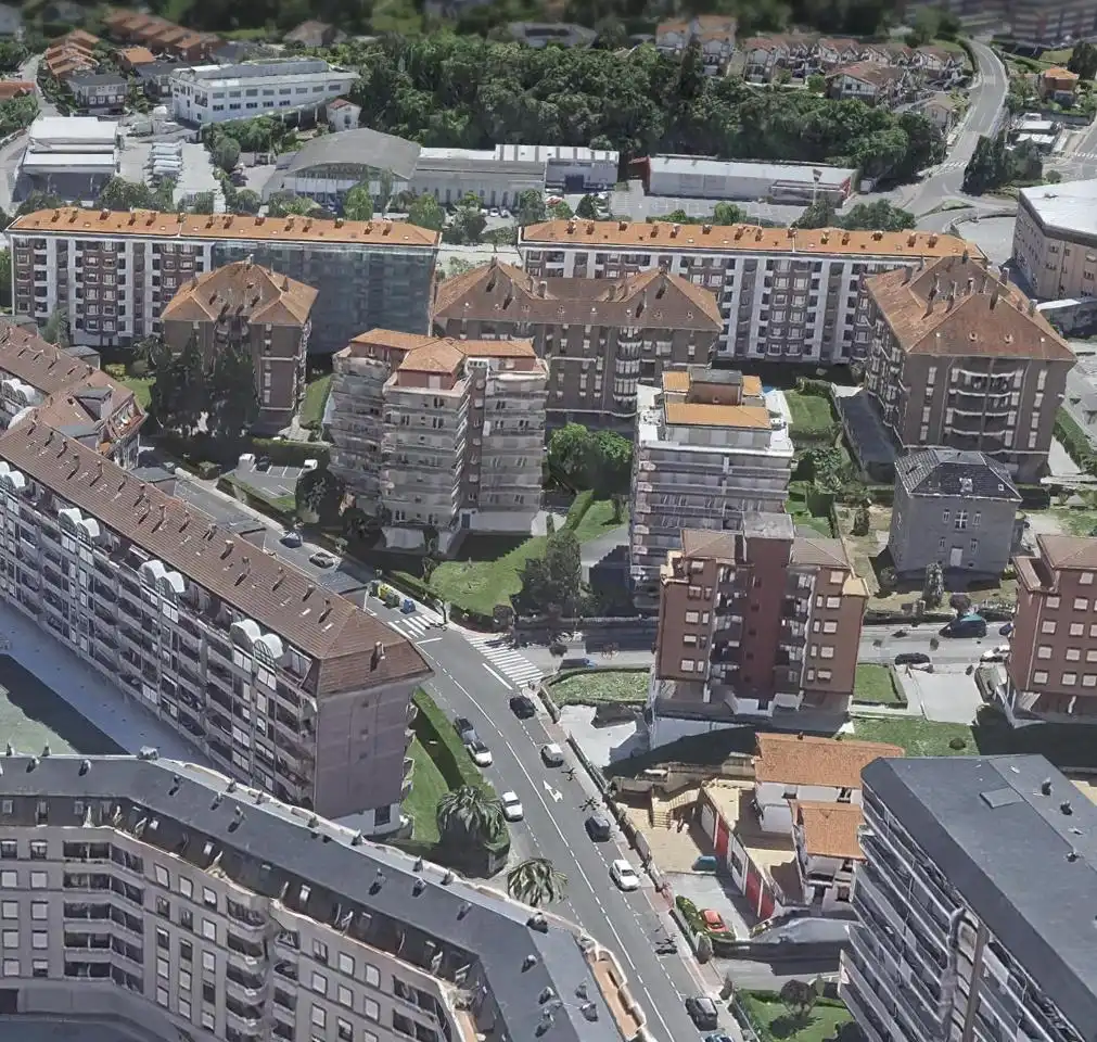 Vista exterior de Pis en venda en Castro-Urdiales amb Calefacció, Terrassa i Traster