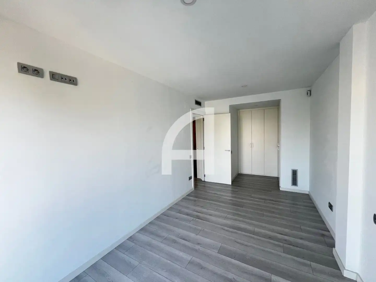 Schlafzimmer von Wohnung zur Miete in Sitges mit Klimaanlage, Heizung und Parkett