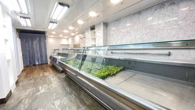 Local comercial en Venta en Carrer de Sant Quintí, 8 en El Camp de l'Arpa del Clot