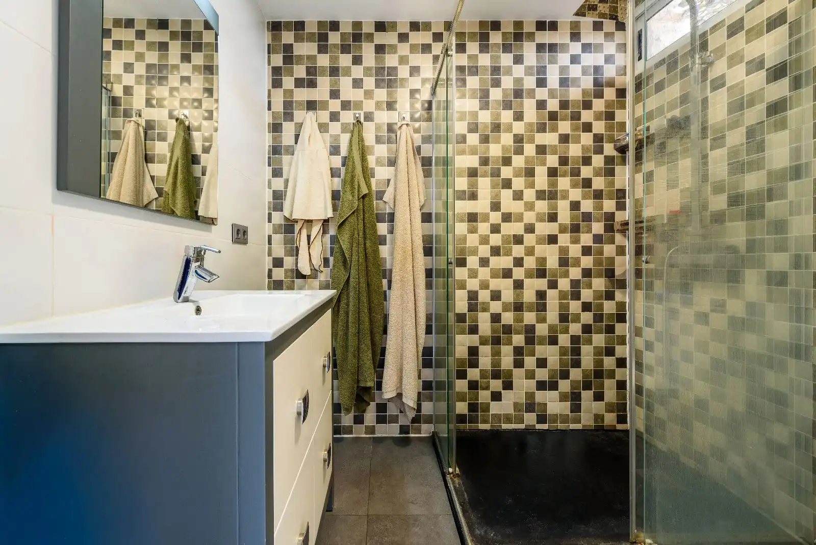 Baño de Ático en venta en Tarragona con Aire acondicionado, Terraza y Amueblado