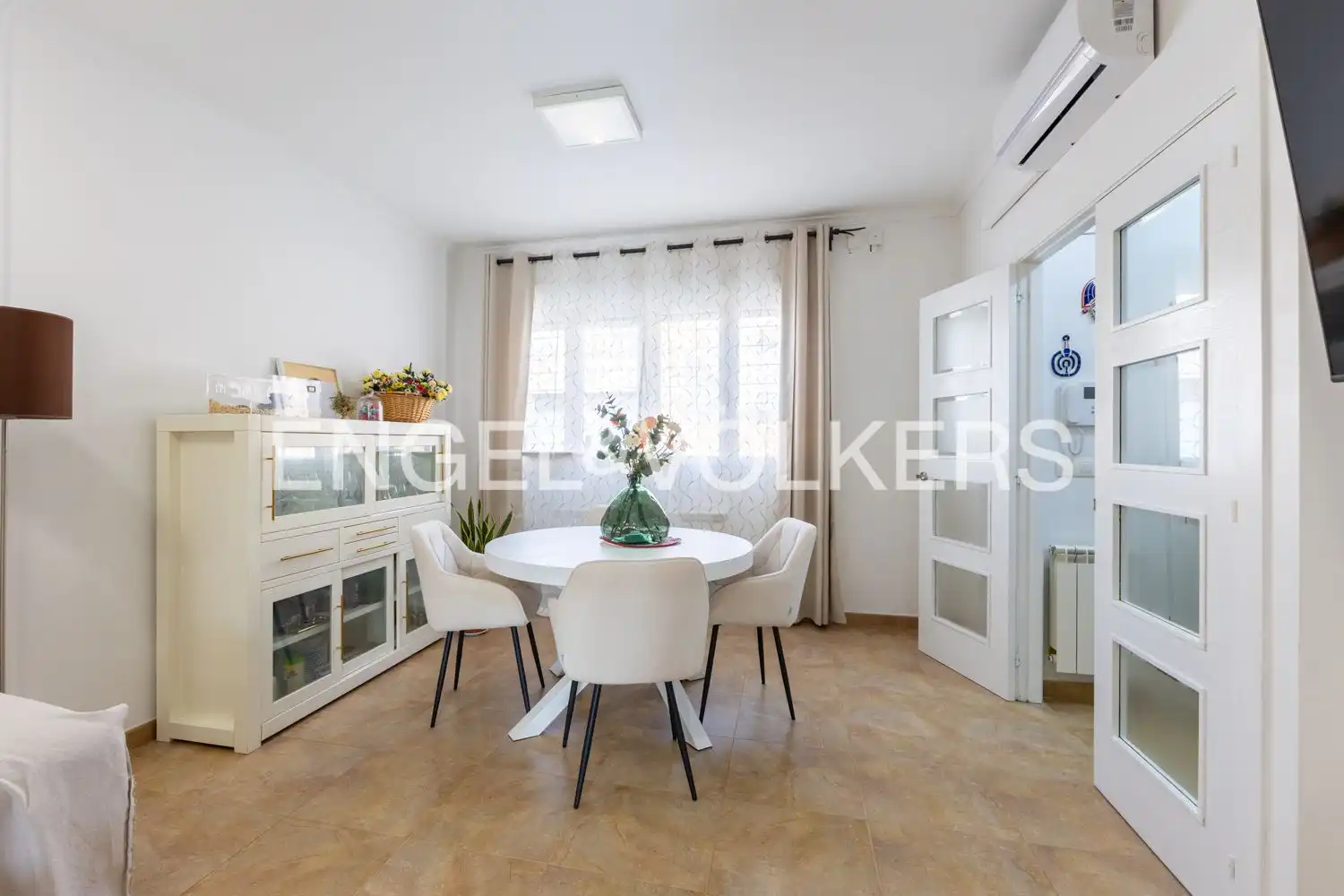 Dining room of Houses for sale in Requena  with Air Conditioner, Heating and Storage room