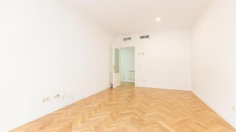 Foto 5 de Apartamento de alquiler en Sanchinarro,  Madrid Capital