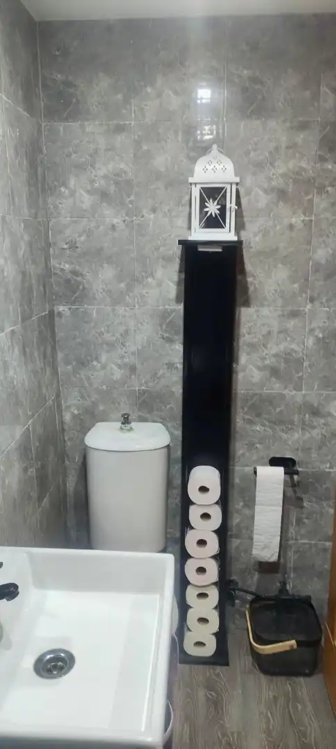 Badezimmer von Wohnung zum Verkauf in Aspe mit Möbliert und Ofen