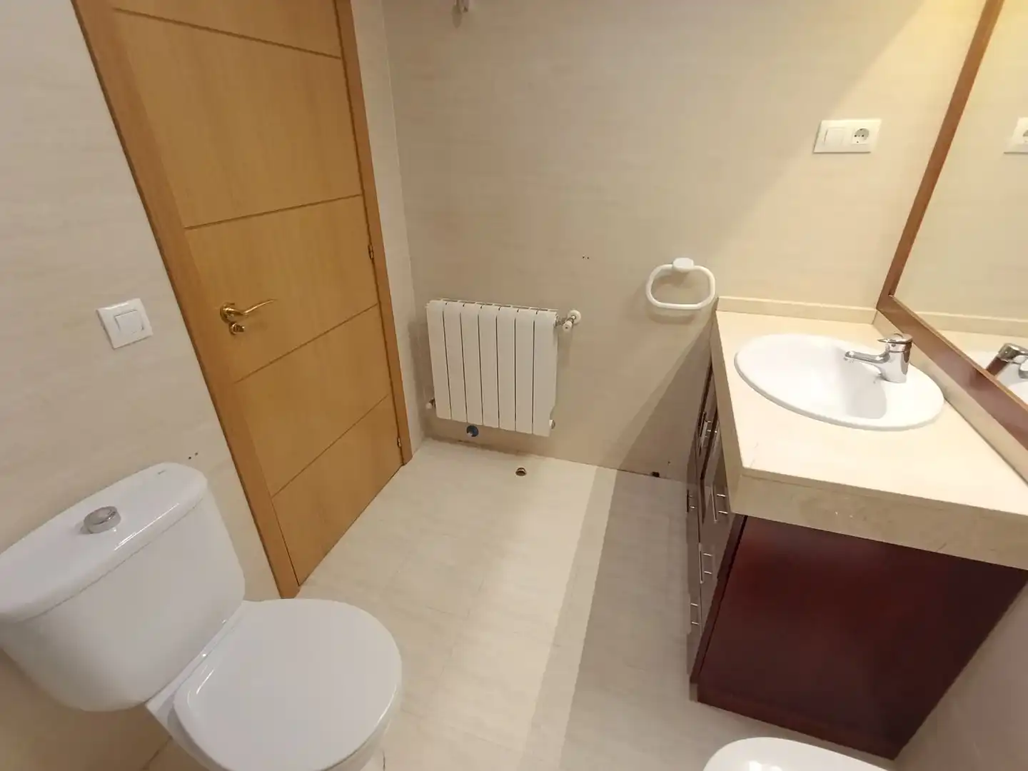 Badezimmer von Wohnung zum Verkauf in Ciudad Real mit Klimaanlage, Heizung und Abstellraum