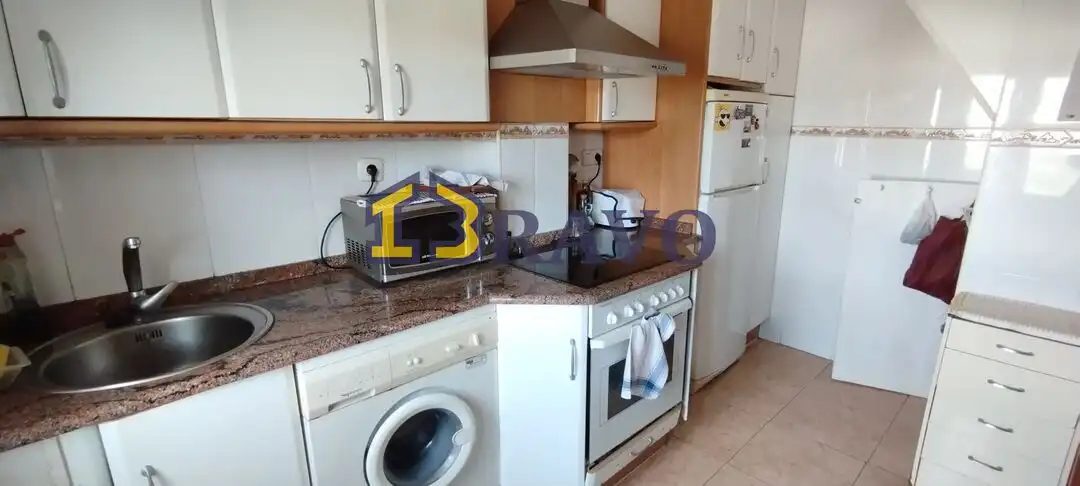 Cocina de Dúplex en venta en Medina de Pomar con Calefacción, Jardín privado y Terraza