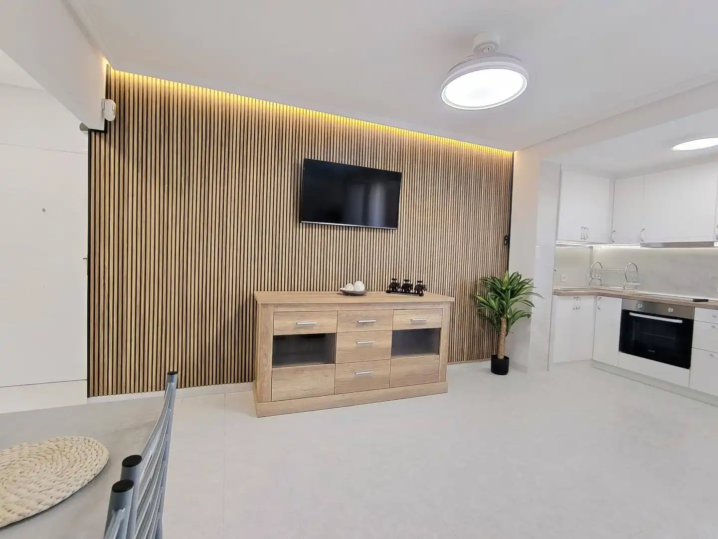 Sala de estar de Loft en venta en Torrevieja con Aire acondicionado, Jardín privado y Amueblado