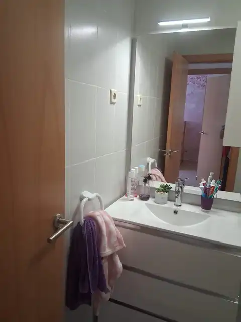 Badezimmer von Einfamilien-Reihenhaus zum Verkauf in Uceda mit Heizung, Privatgarten und Abstellraum
