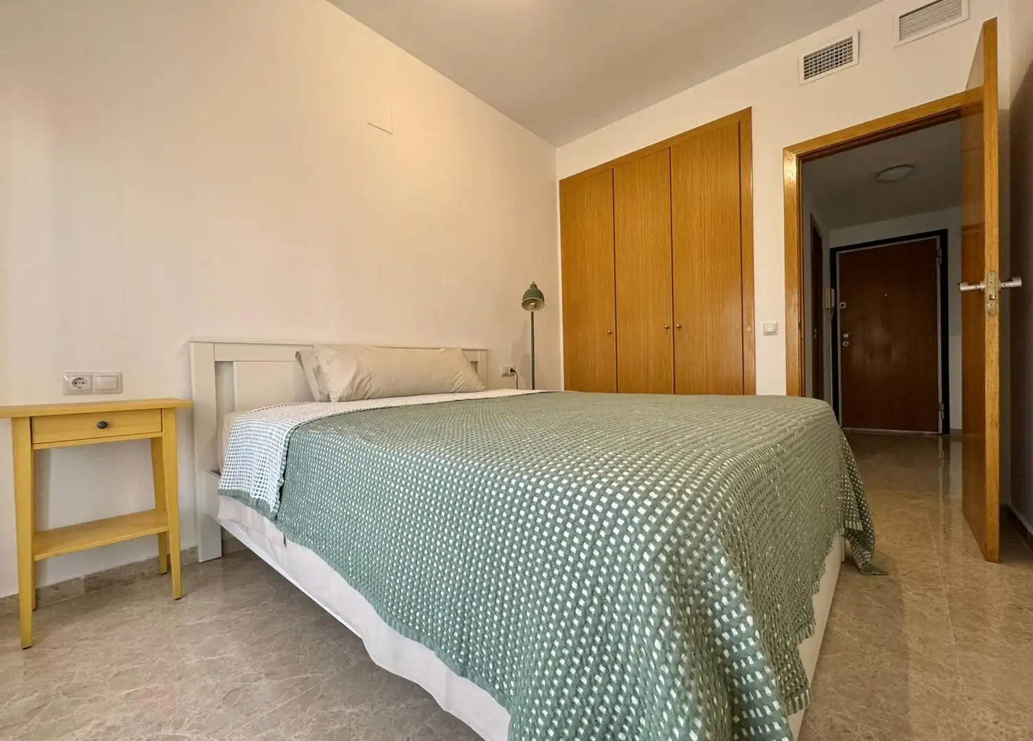 Bedroom of Apartments for sale in Benidorm  with Terrace, Storage room and Furnished