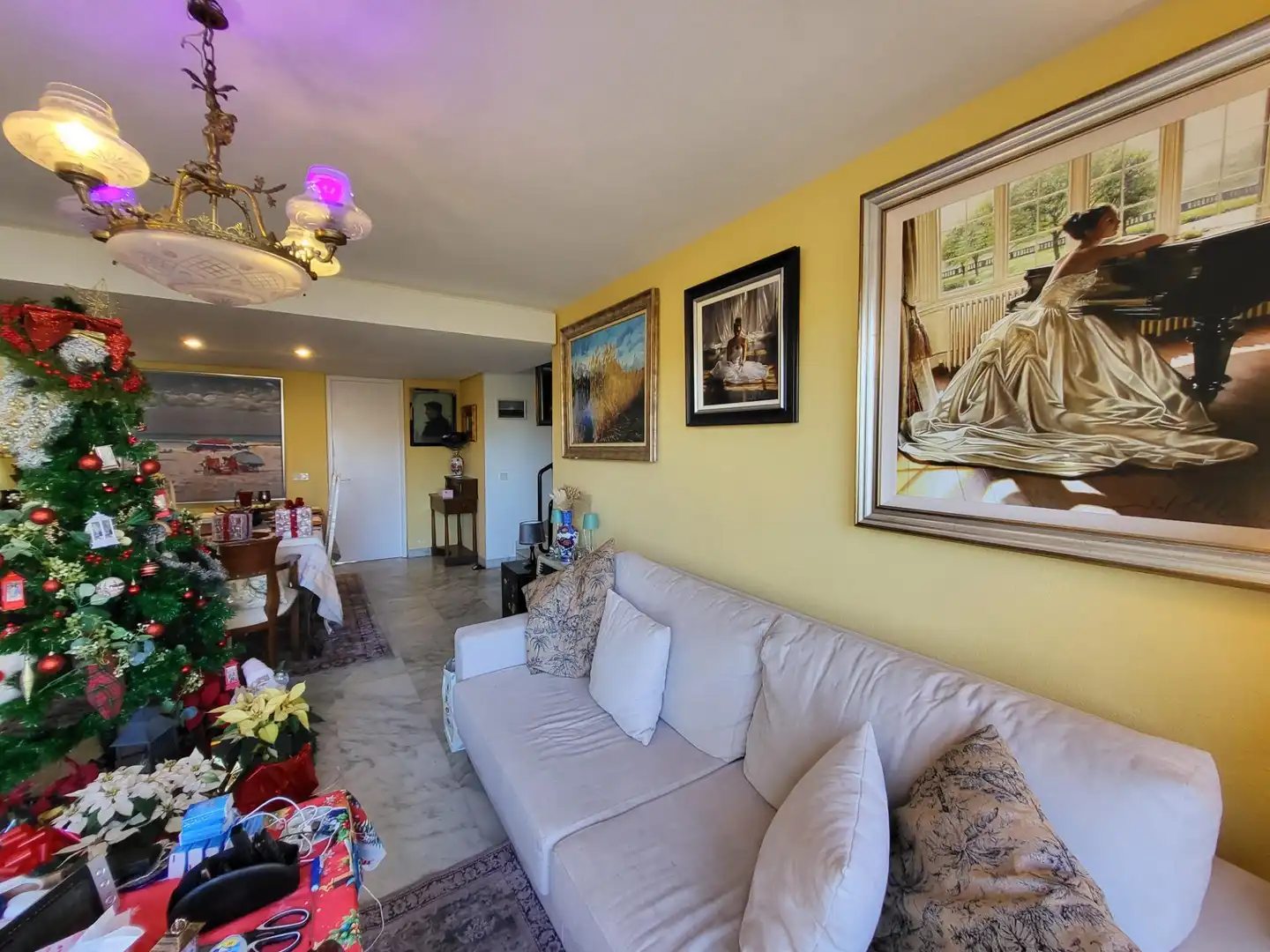 Sala de estar de Casa o chalet en venta en Estepona con Aire acondicionado, Calefacción y Terraza