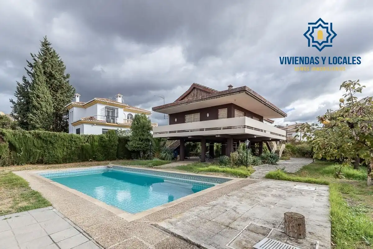 Casa con terrazza in vendita a Avenida HUETOR VEGA, imagen 2