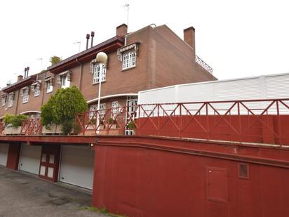 Exterior view of Single-family semi-detached for sale in Getafe  with Air Conditioner, Heating and Parquet flooring
