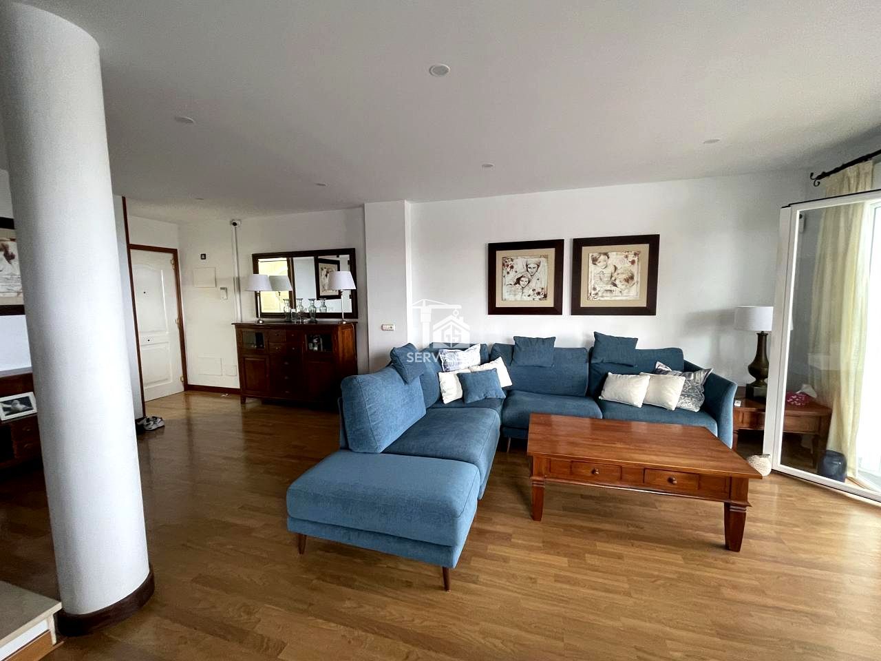 Sala d'estar de Casa adosada en venda en Arona amb Aire condicionat, Jardí privat i Terrassa