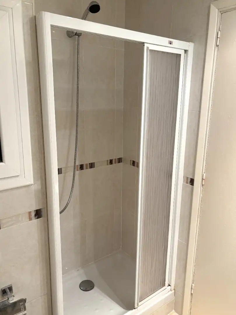 Bany de Pis en venda en L'Hospitalet de Llobregat amb Alarma