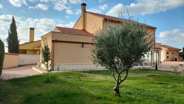 Casa-chalet en Venta en Renedo de Esgueva