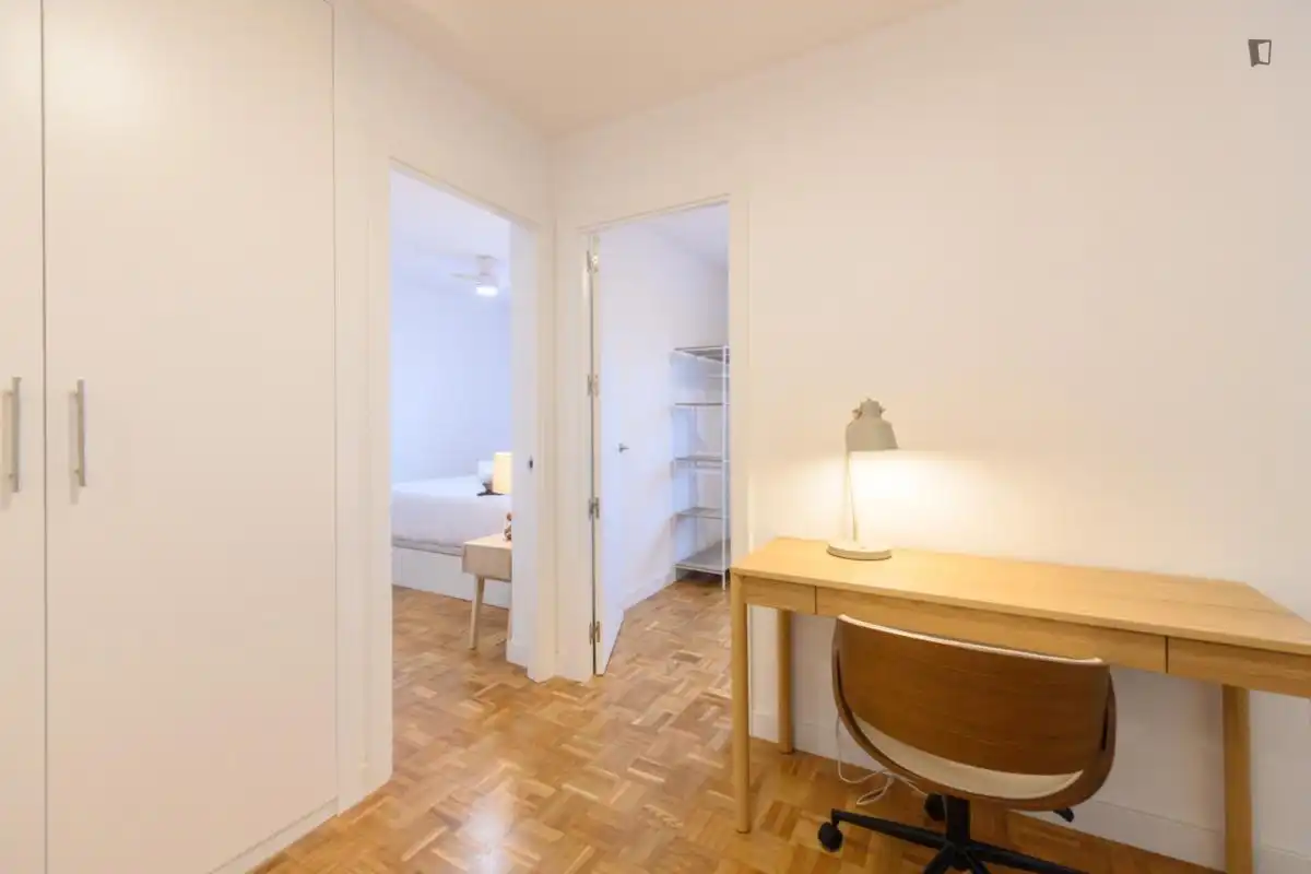 Schlafzimmer von Wohnungen zur Miete in Madrid mit Klimaanlage, Heizung und Möbliert