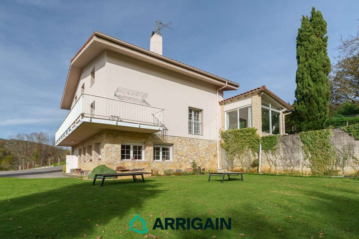 Garden of House or chalet for sale in Zizurkil  with Air Conditioner, Heating and Private garden