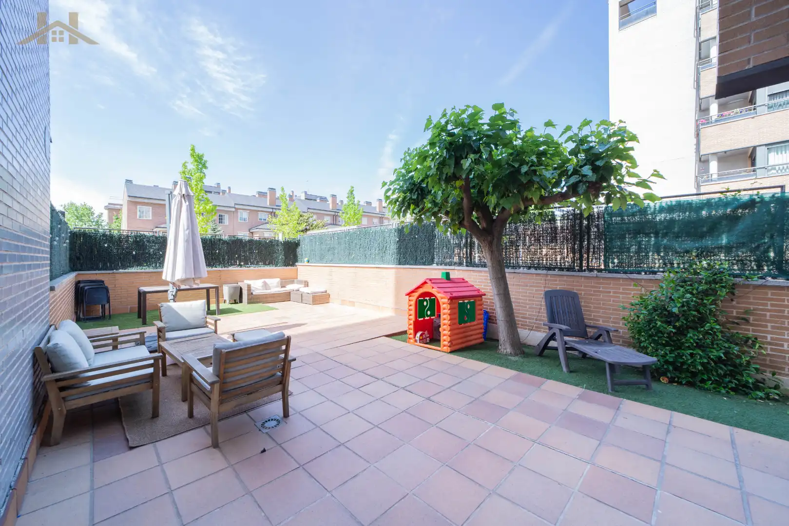 Terrassa de Planta baixa en venda en San Sebastián de los Reyes amb Aire condicionat, Jardí privat i Piscina comunitària