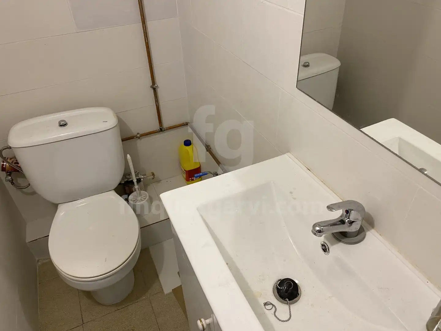 Baño de Local en venta en L'Hospitalet de Llobregat