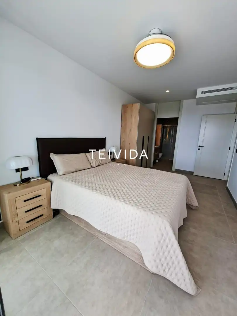 Habitación de Piso de alquiler en Adeje con Terraza, Piscina y Amueblado