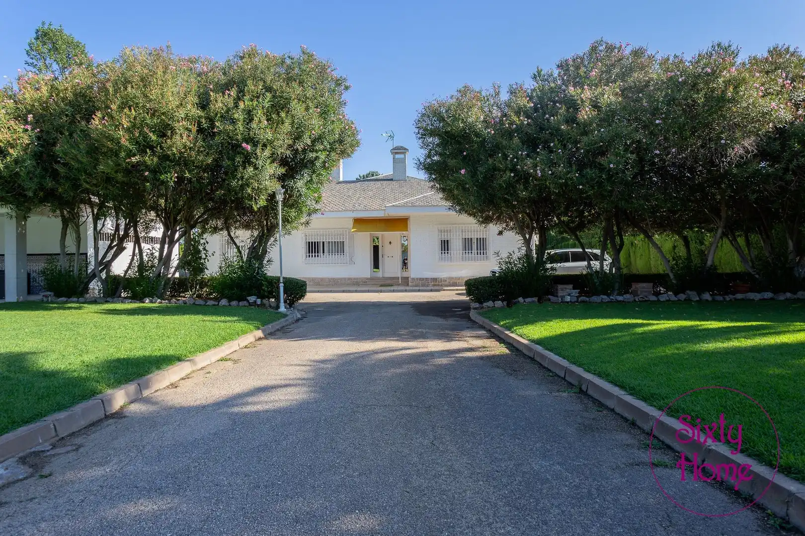 Vista exterior de Casa o xalet en venda en Zaragoza amb Aire condicionat, Calefacció i Jardí privat