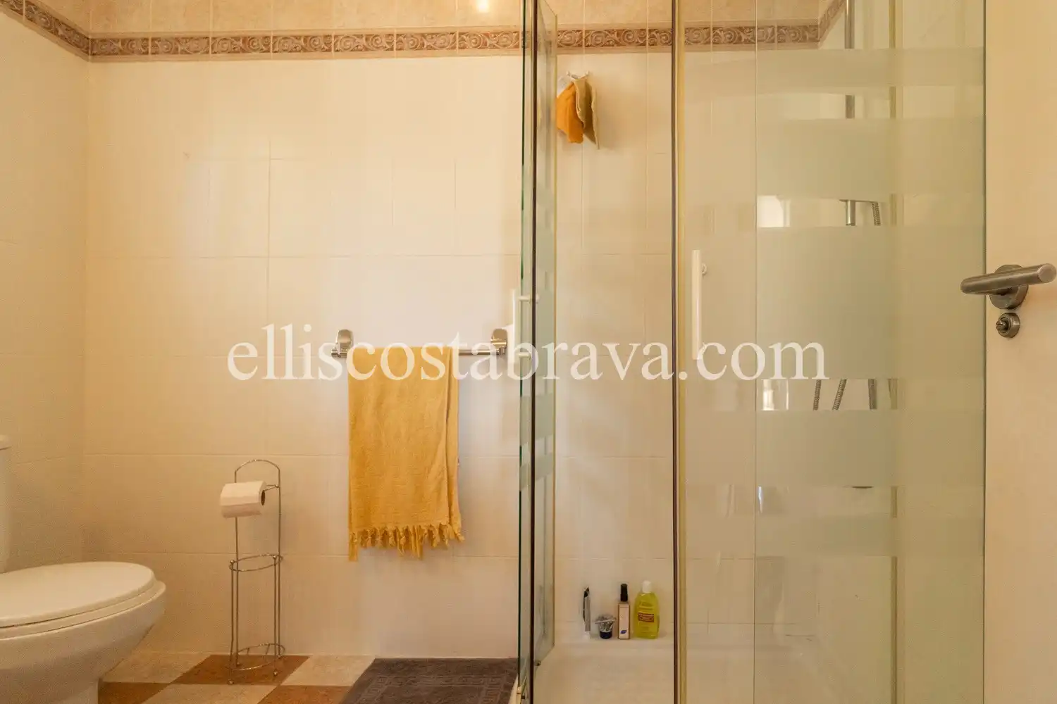 Casa con piscina en venta en Passatge Vall de Bianya, imagen 11